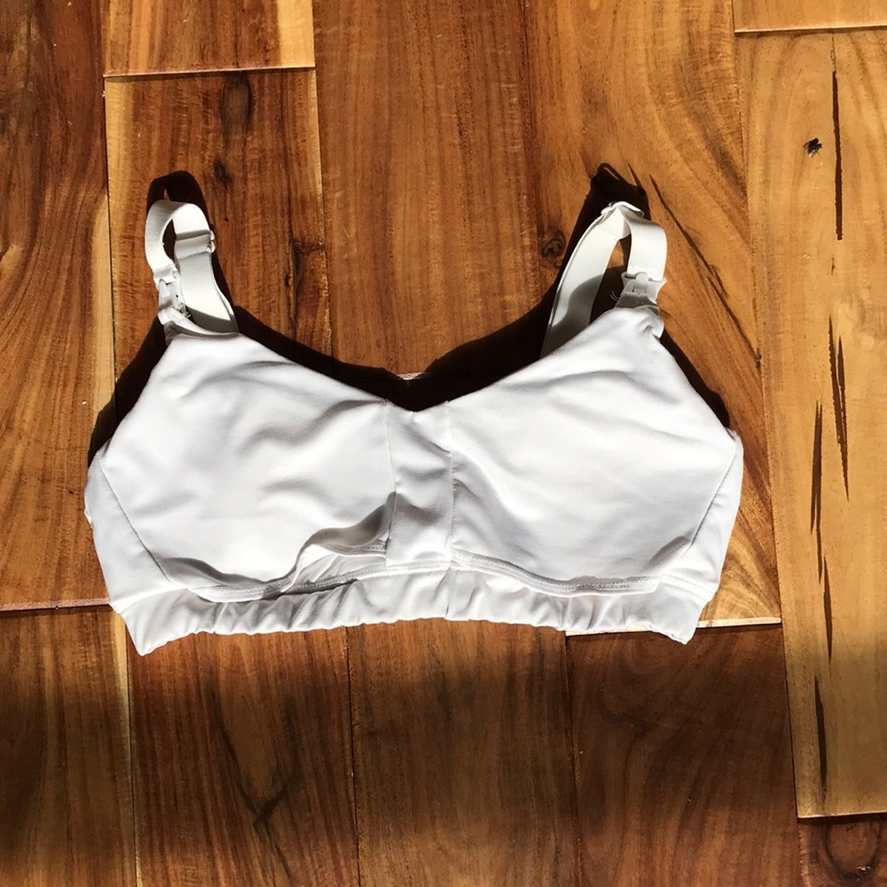Ollie Gray nursing and pumping bra White.